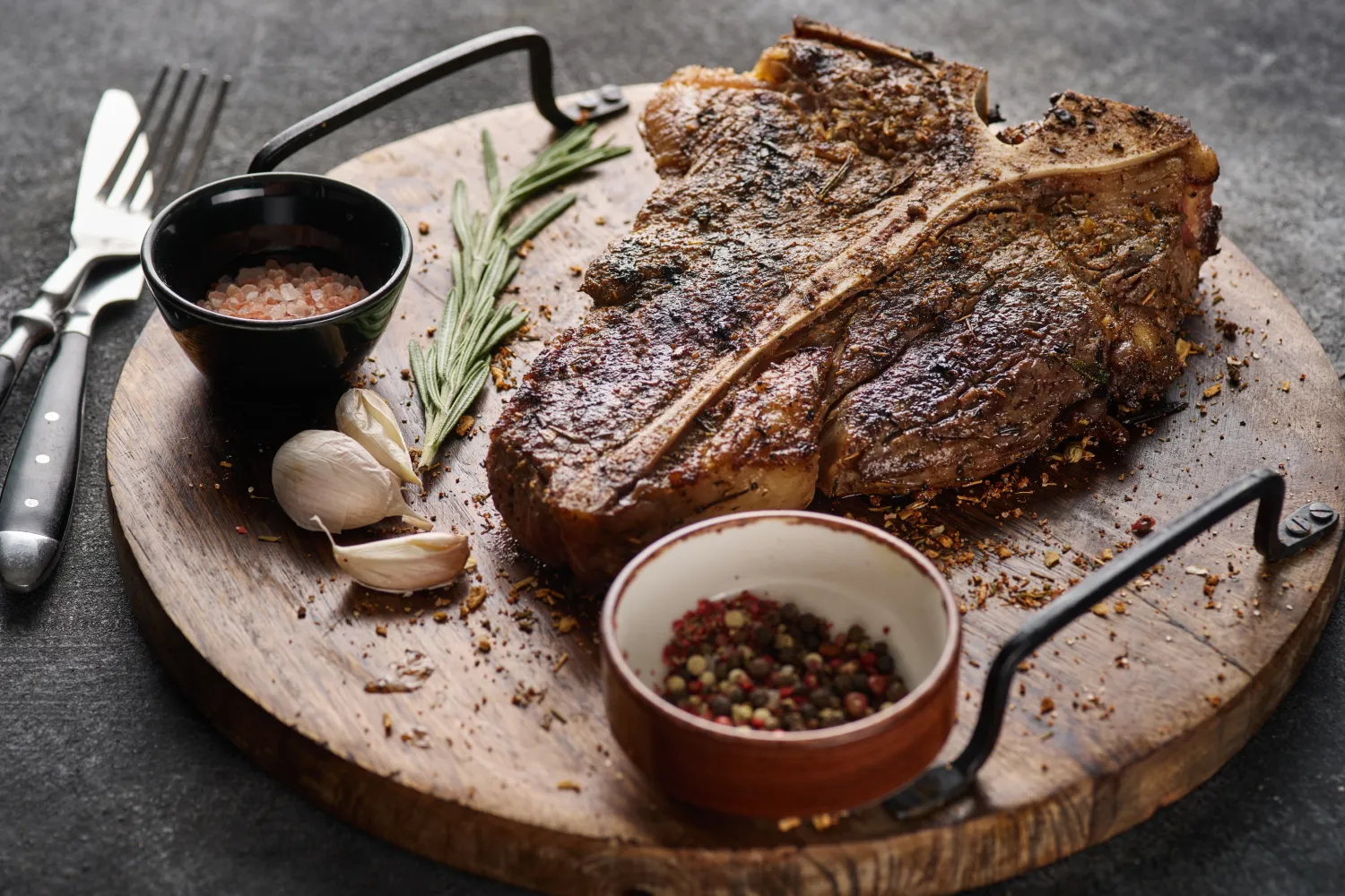 The Best Pan for Steak at Home: Materials Comparison