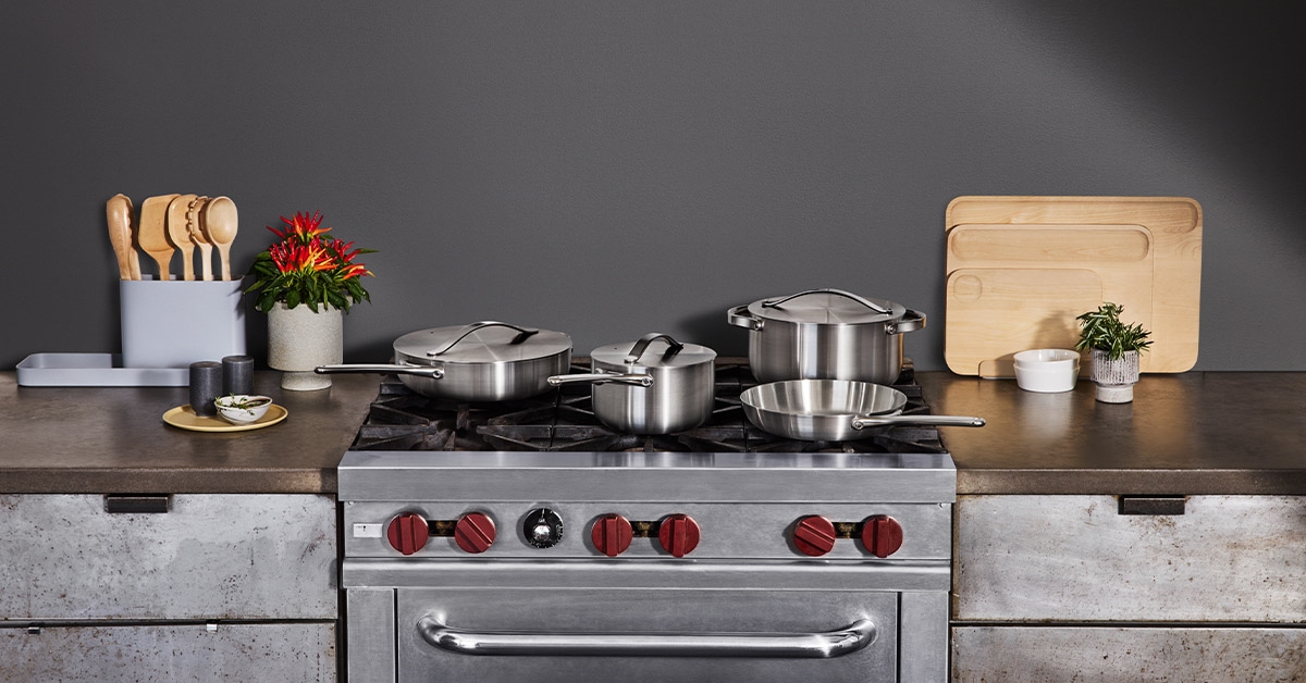 Stainless Steel vs. Cast Iron: 6 Key Differences