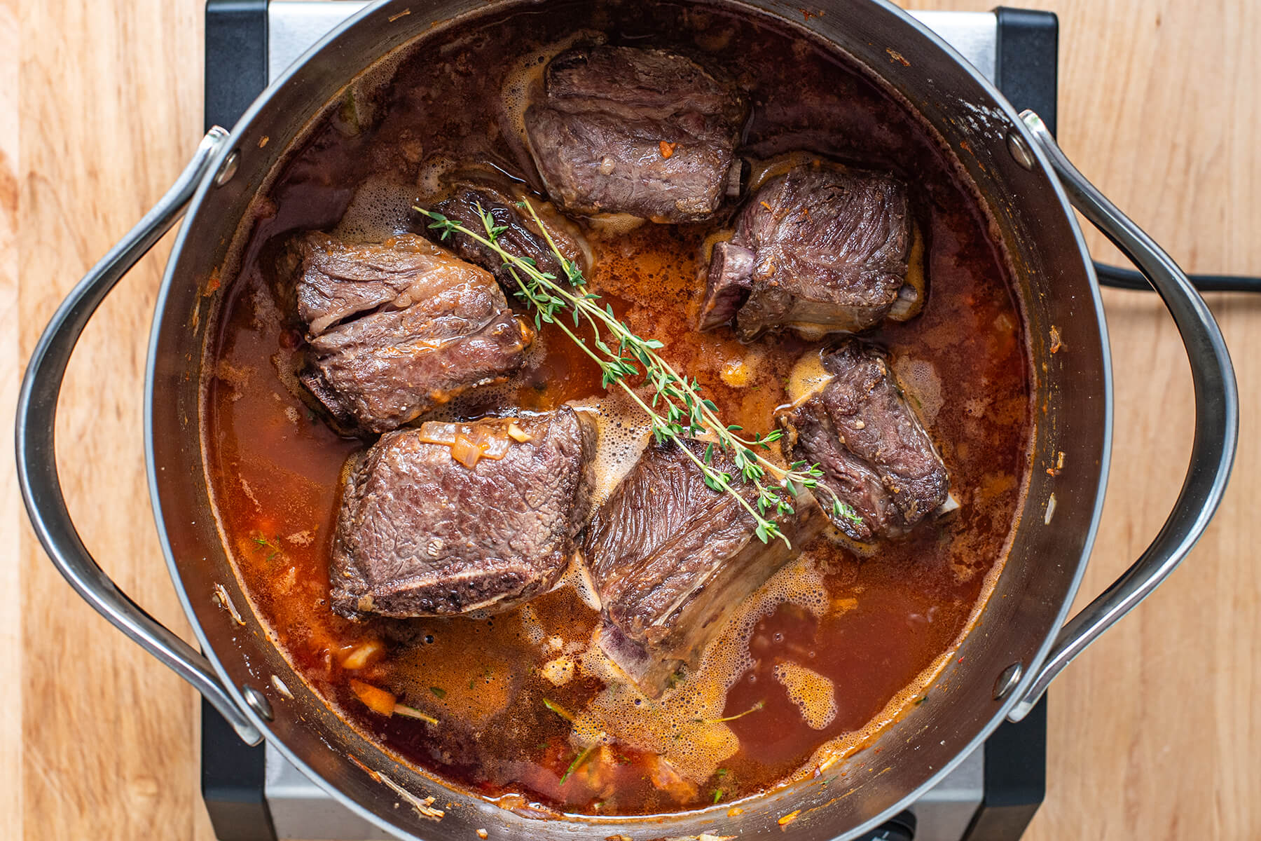 The Art of the Sear: How Stainless Steel Can Elevate Your Home Cooking