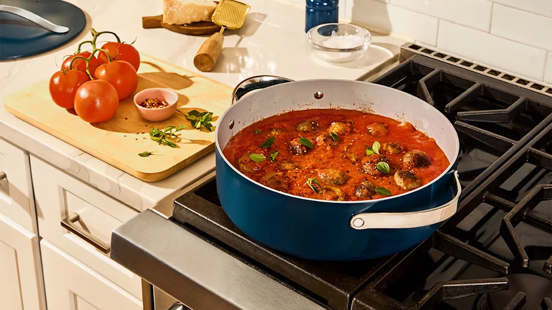 What Is a Rondeau Pan? 6 Uses and Benefits